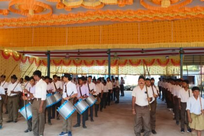 Rashtriya Swayamsevak Sanghs path show in Petarwar