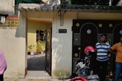 0b499619 43a0 42e6 aeb1 aad62047e412A locked house in Sector 12A Bokaro was targeted and property worth lakhs was stolen