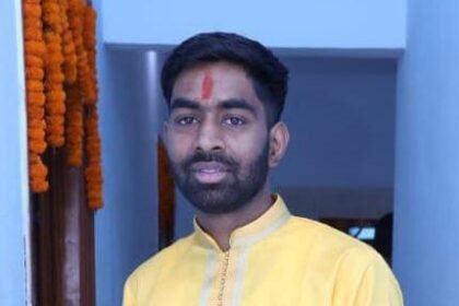 10d105a5 cc56 426e b6c4 7f5afa358136Ajay Kirana Stores service initiative for Chhath devotees free banana kandhi distribution on 26th October
