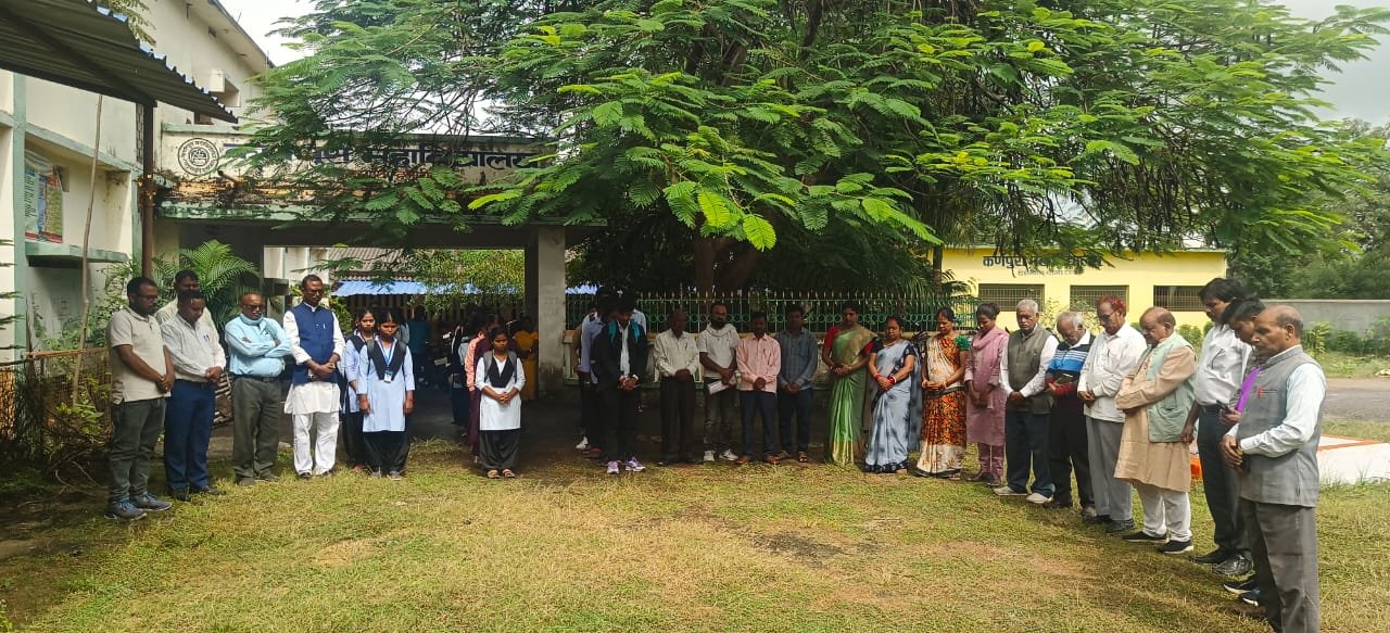 A condolence meeting was organised at Karnapura College on the demise of the founder of Bhadrakali College Itkhori