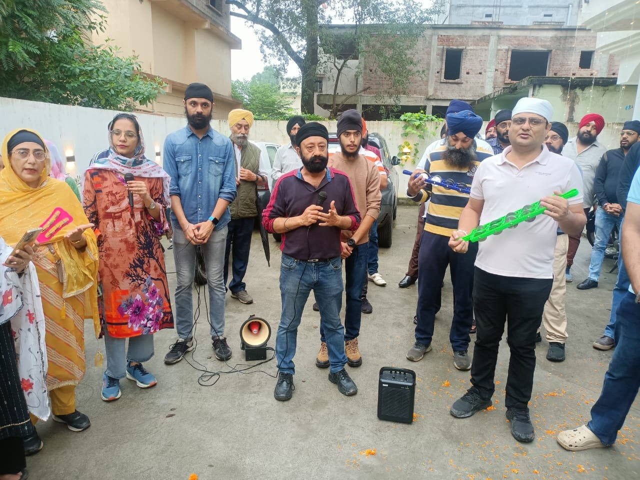 On the occasion of Prakash Parv the Gurudwara became a symbol of devotion the premises lit up with diyas and Hazaribagh reverberated with deafening chants