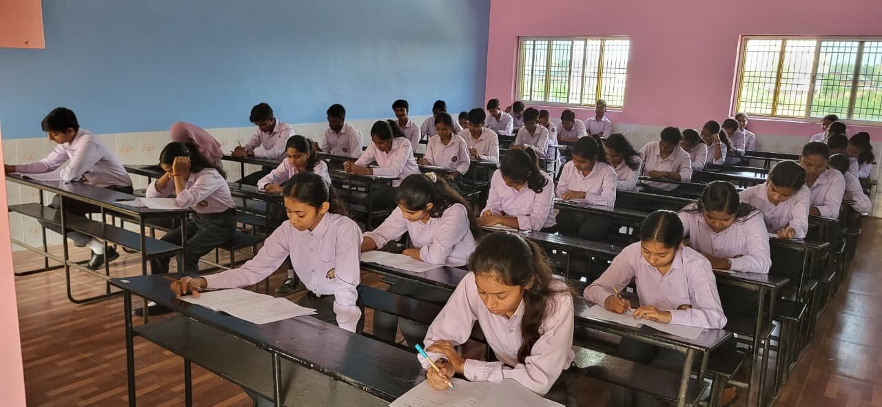 d52fd02e ce09 4a90 8c5e 81958e0de2b4Vishwarang International Hindi Olympiad Examination organized