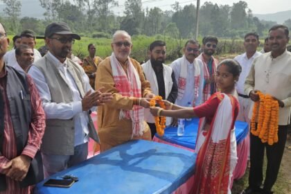 Barhi MLA Manoj Yadav laid the foundation stone for the construction of the Daurwa Kundwa main road