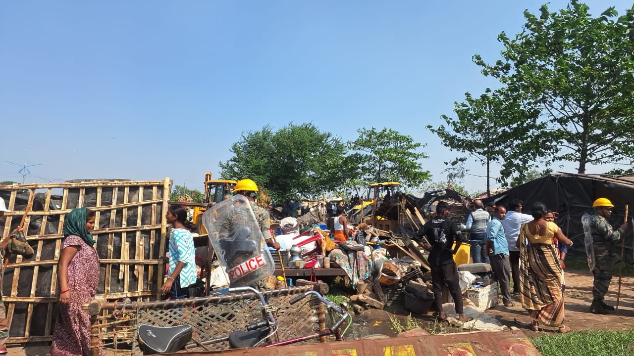 Encroachment removal action for Bokaro Airport expansion heavy police force deployed