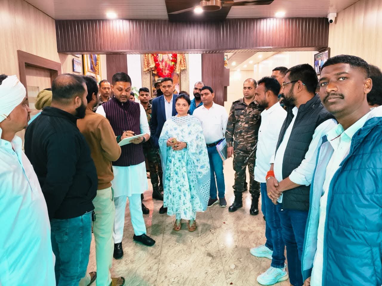 MLA Kumar Jai Mangal assured the people of the area that their problems would be resolved during a cordial meeting with them at the Dhori Staff Quarters