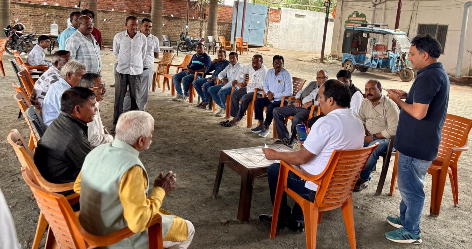 MLA Pradeep Prasad met the public discussed development and public problems