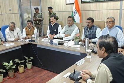 MP Manish Jaiswal along with Barkagaon MLA and other dignitaries visited PVUNL at Patratu