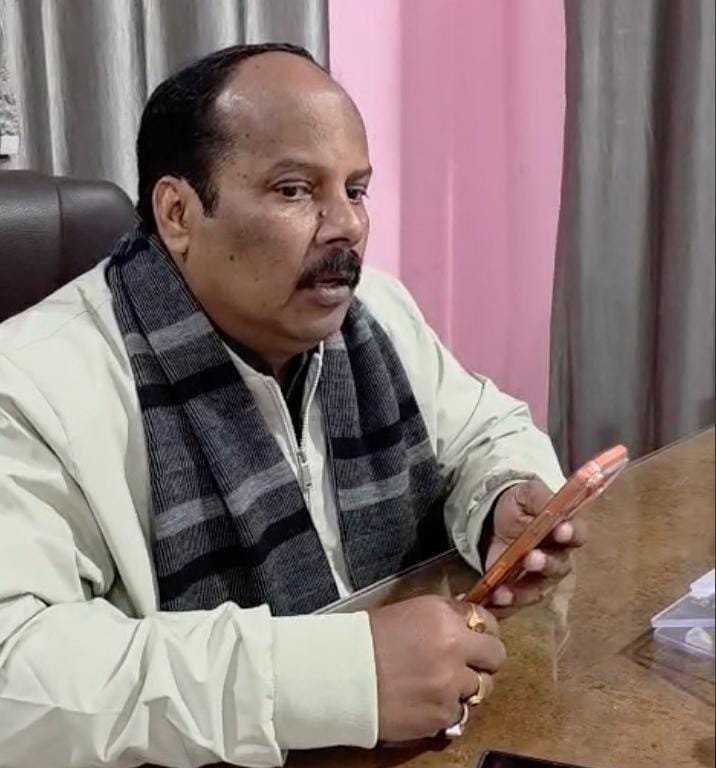 Discussion held with Deputy Commissioner on school holidays in view of cold wave and dense MLA Pradeep Prasad