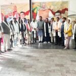 MP Manish Jaiswal congratulated the newly elected office bearers of Hazaribagh Press Club and honoured them by presenting them shawls