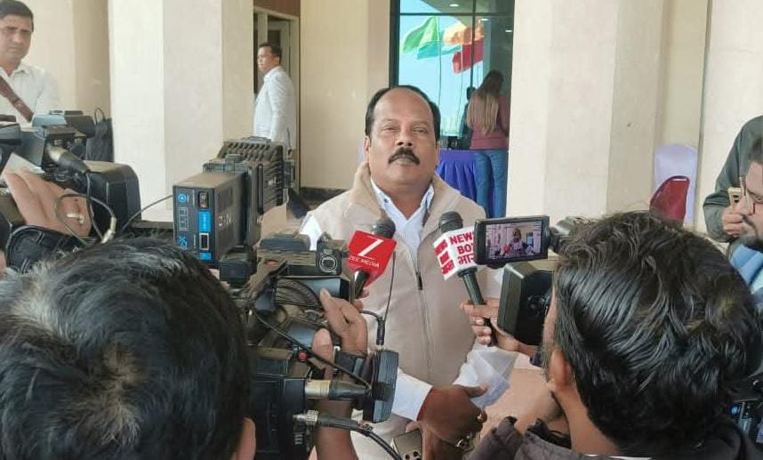 Sadar MLA Pradeep Prasad was active on the first day of the winter session