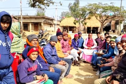 A meeting was held in Jhurjhuri village regarding the formation of the Saraswati Puja committee. Sukhdev Yadav was elected president and Arun Yadav was elected secretary