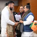 BJP leader Tony Jains courtesy call on National Executive President Nitin Naveen on New Year