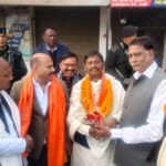Former Chief Minister Arjun Munda was given a grand welcome by BJP workers at Barhi Chowk