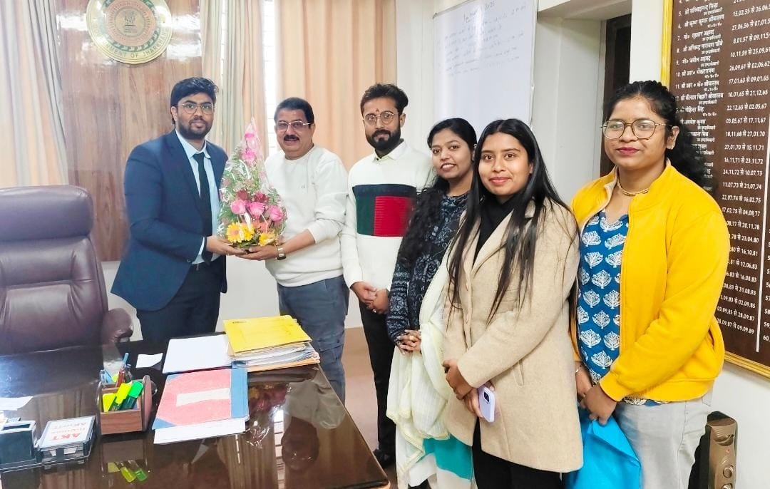 Hazaribagh Youth Wing officials paid a courtesy visit to the newly appointed Sadar Sub Divisional Officer