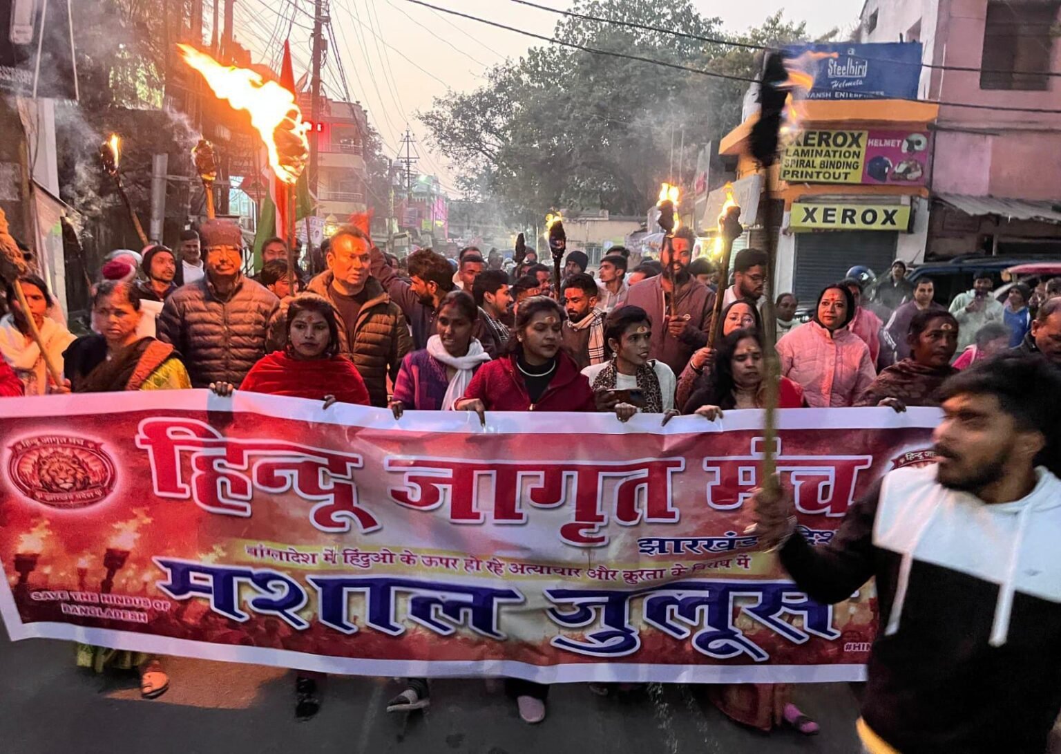Hindu Jagrut Manch organised a torchlight protest against the genocide of Hindus in Bangladesh