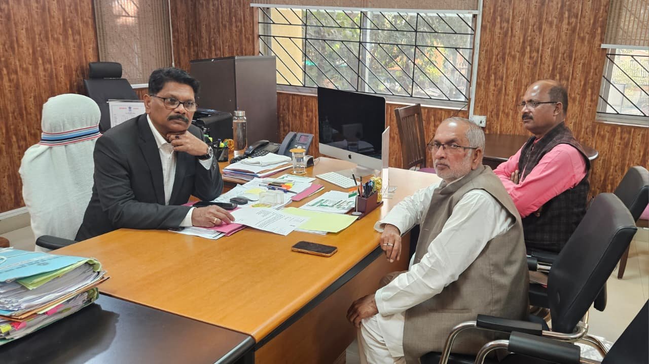 MLA Manoj Yadav takes a tough stand on Barhis rural laborers stranded in Karnataka writes a letter to the Deputy Commissioner