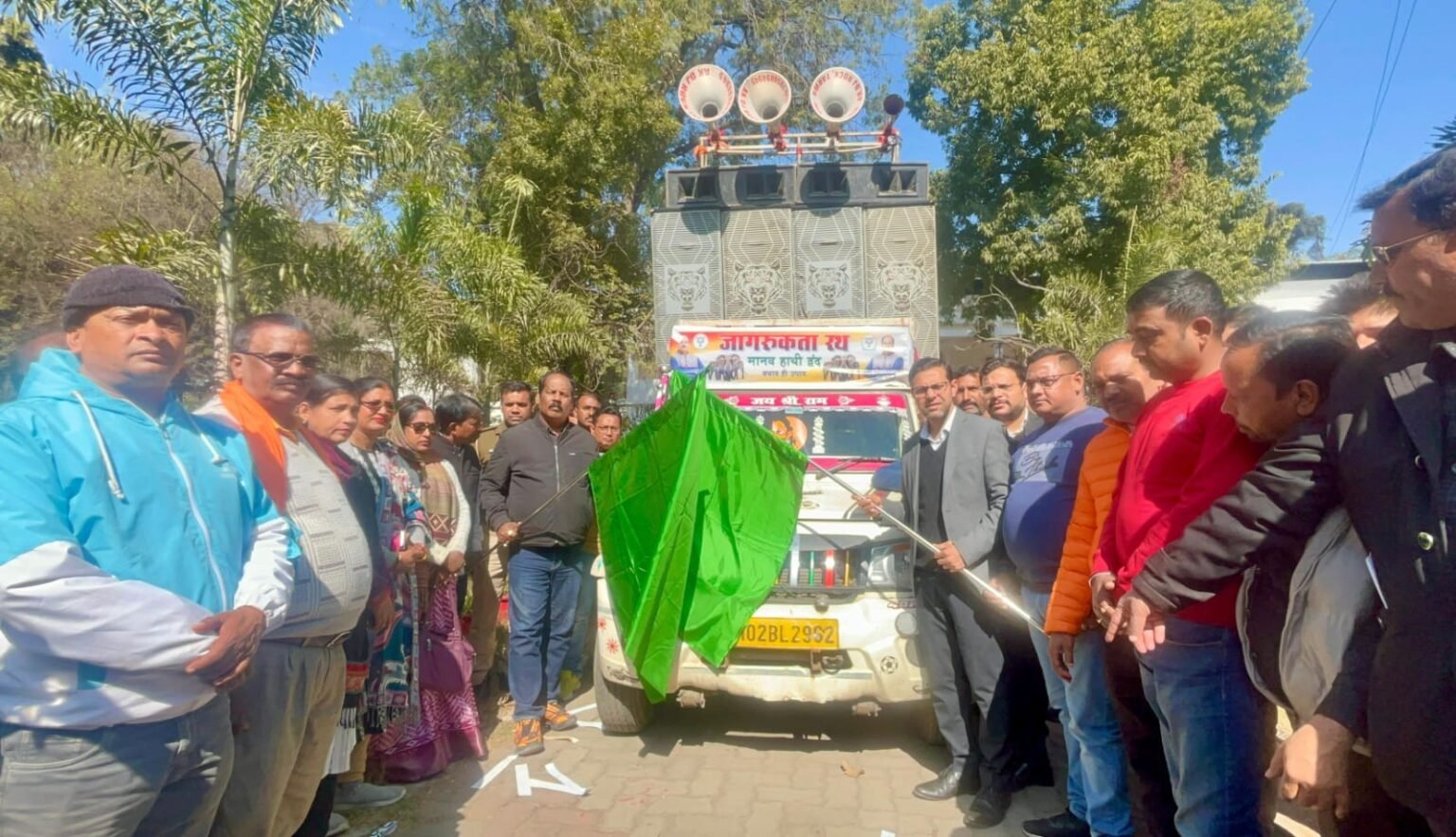 MLA Pradeep Prasad flagged off a public awareness chariot to prevent elephant human conflict 1