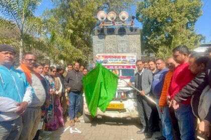 MLA Pradeep Prasad flagged off a public awareness chariot to prevent elephant human conflict 1