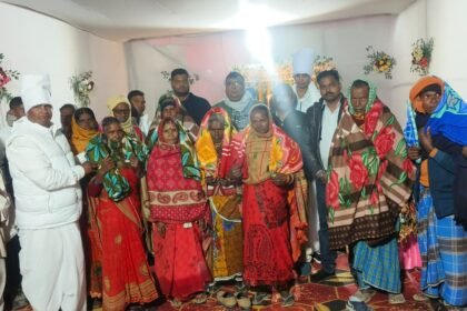 On the occasion of his fathers Brahma Bhojan the son distributed 551 blankets among the poor