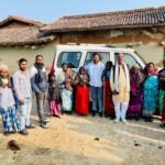 Service work on birthday BJP District Vice President and MLA representative Ramesh Thakur distributed blankets among tribal families