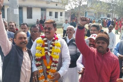 JMM central committee member and social worker Vikas Rana filed his nomination for the post of mayor