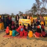 New clothes were distributed to children at Bal Sanskaar Kendras in Barhi under the Seva Saptah