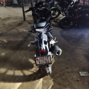 तीन बाइक सवार ने मारी महिला को टक्कर चारों हुए जख्मी 1 IMG 20260401 WA0075